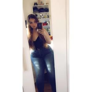 Meet your Posher, Marili